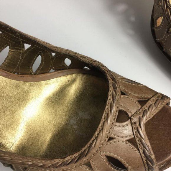 Guess By Marciano Natural Raise Pumps - Picture 9 of 10